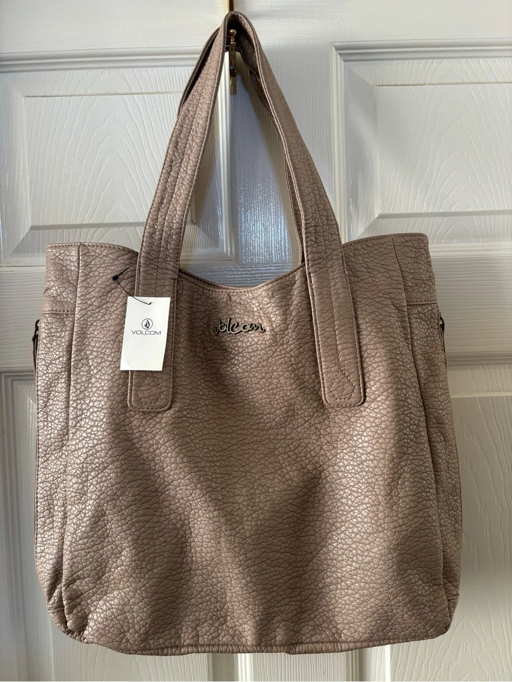 Volcom Pebbled Shoulder Bag in Taupe